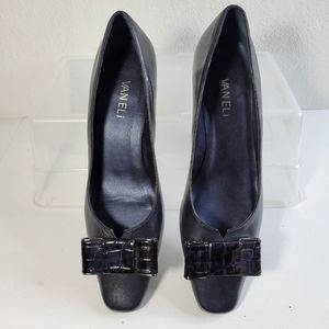 Womans Vaneli Black Kitten Heel Round Toe Pump Crocodile print bow Size